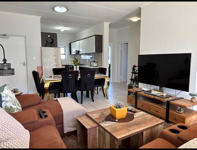 3 BEDROOM APARTMENT FOR SALE IN SANDOWN